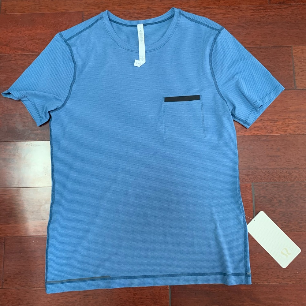 NWT Lululemon Short Sleeve tee - Picture 4 of 10